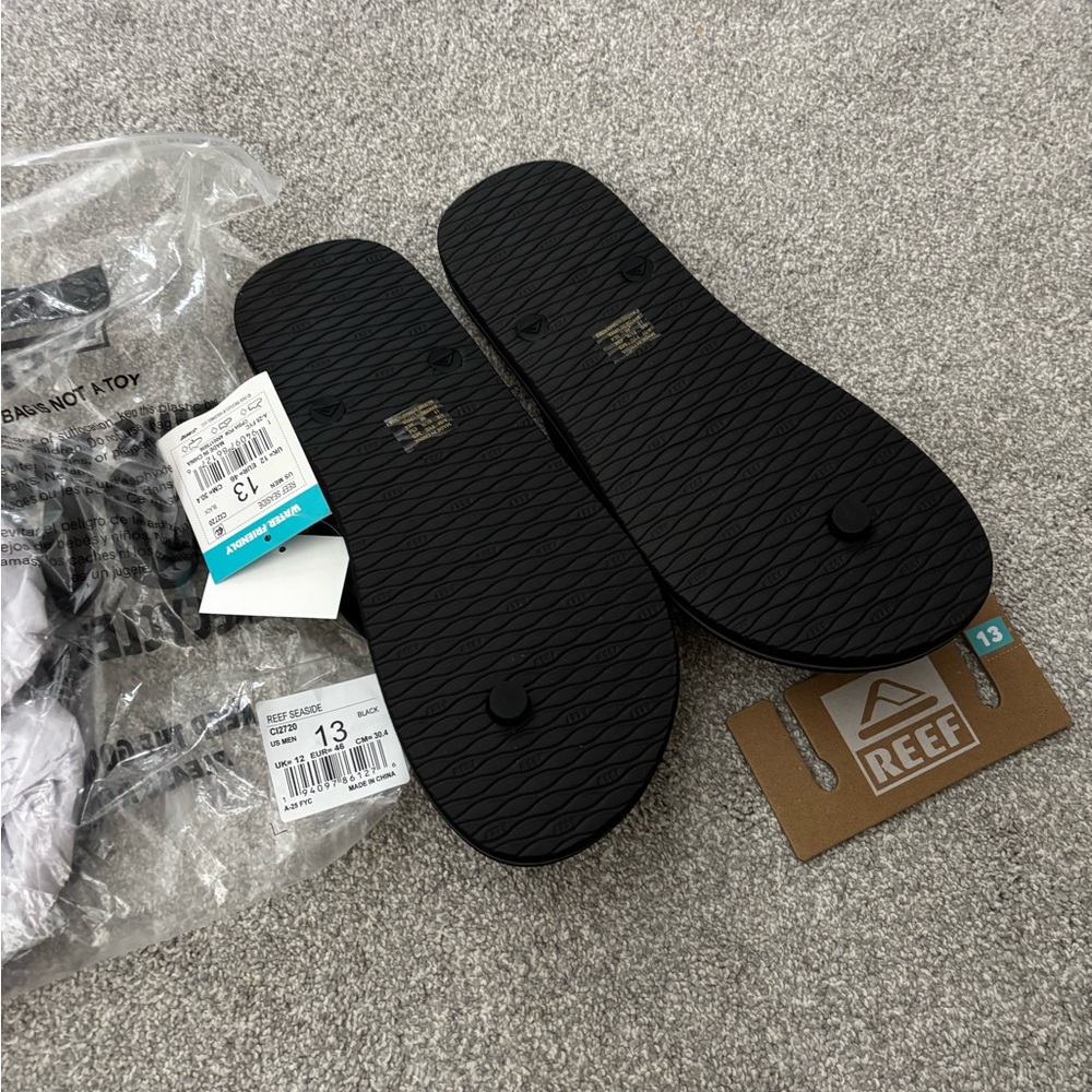 Reef Classic Black Sandals - Picture 2 of 2